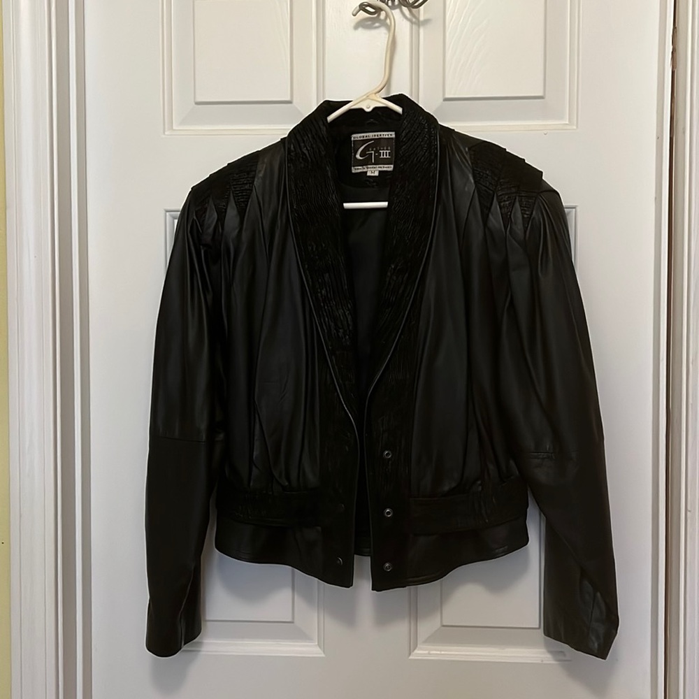 Global Identity 100% Leather Jacket, Made in Korea, Womens size medium,